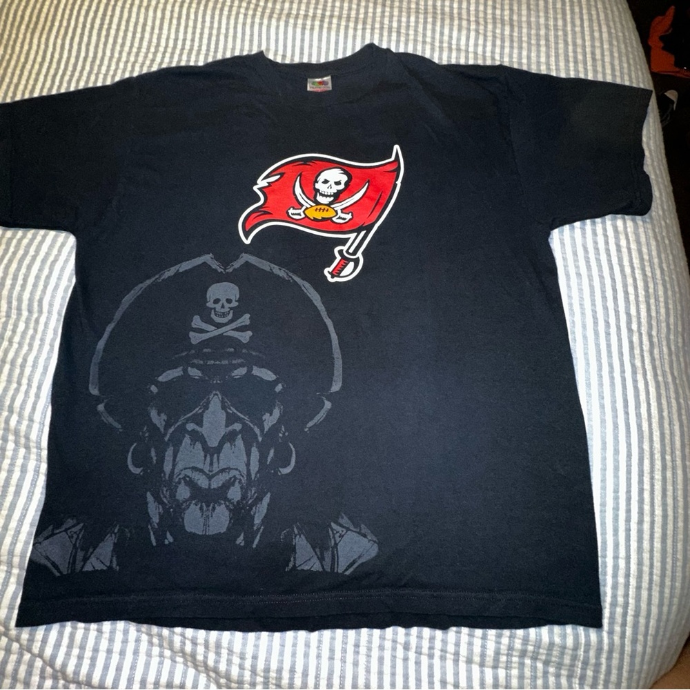 Tampa Bay Buccaneers NFL Black Jeep Chrysler T Shirt XL‎